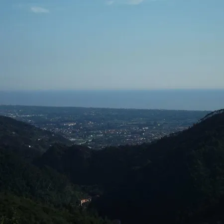 Tra Mare E Montagna * Azzano (Tuscany)